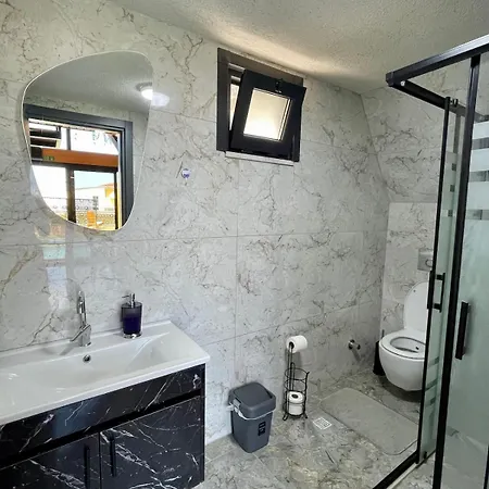 Sakarya Kurtkoey Dibektas Da 2 1 Salon , Oezel Havuz -goel Manzarali - 5 Kisilik - Bng-117-b Nyaraló